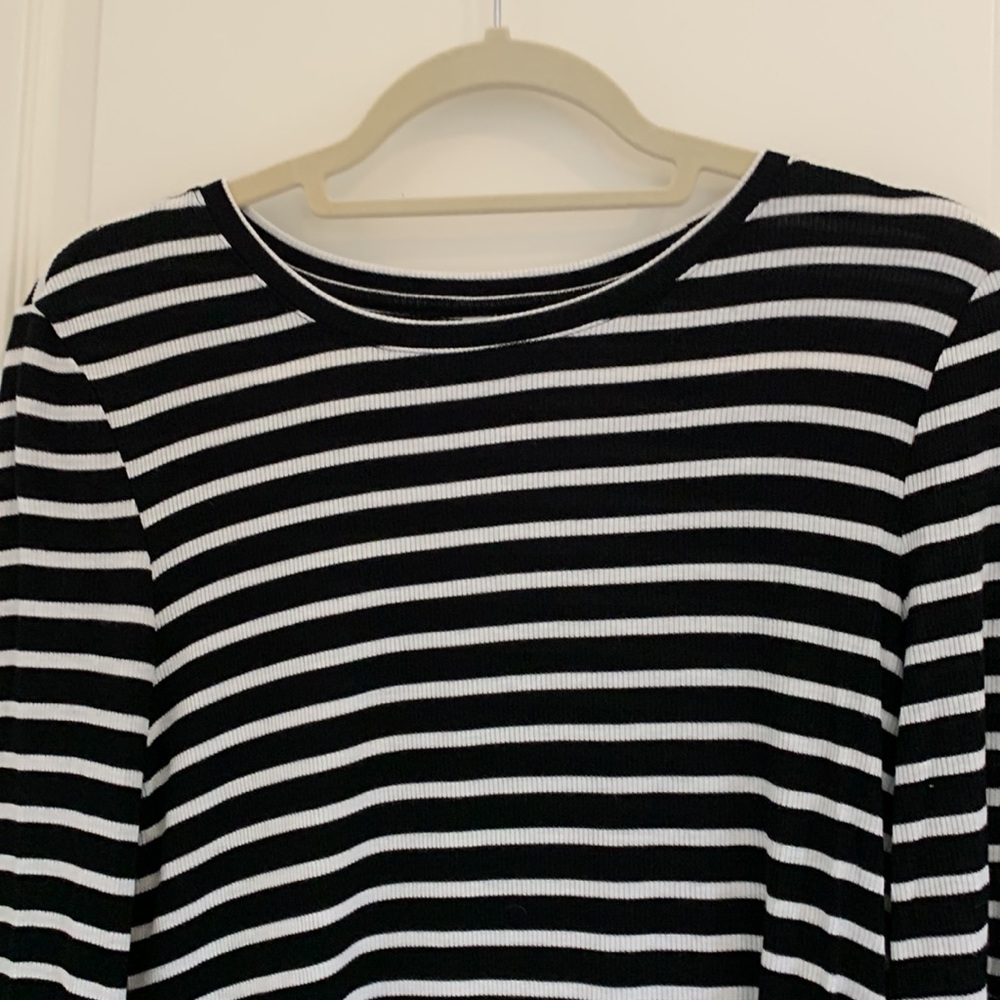 ON stripe top. - Picture 3 of 6